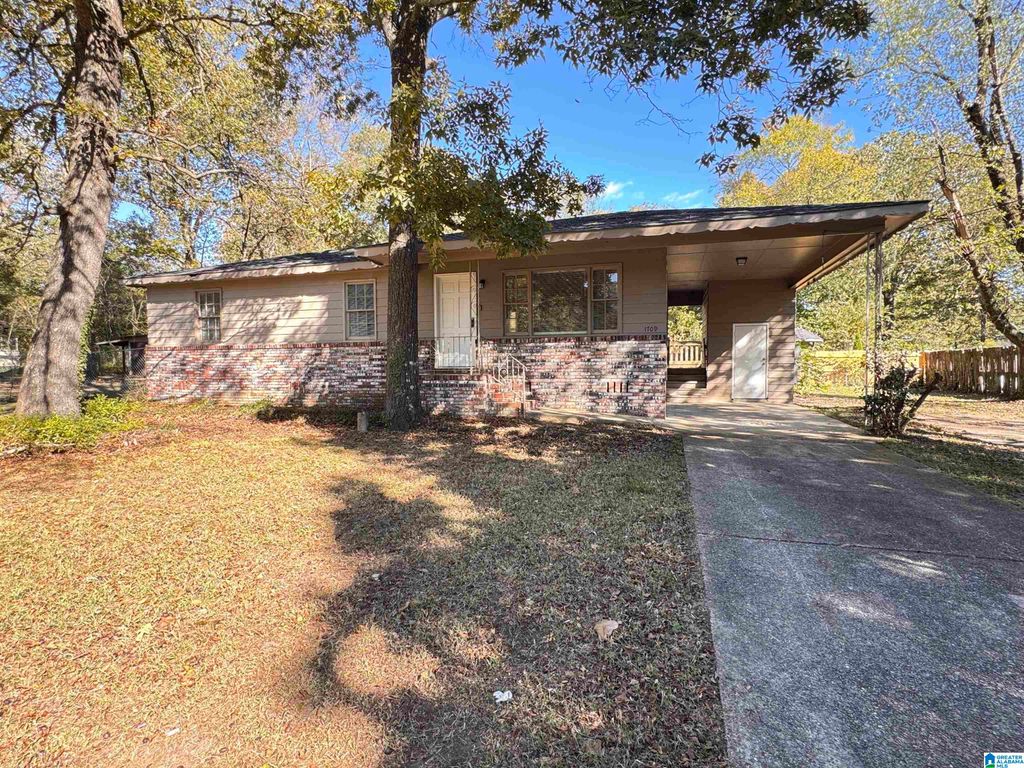 1709 3RD STREET NW, Center Point, AL 35215