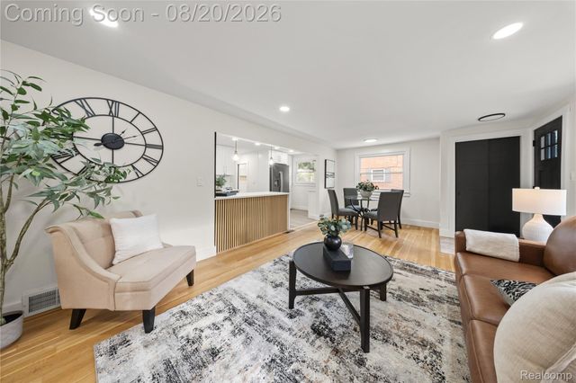 29444 Candlewood Lane, Southfield, MI 48076
