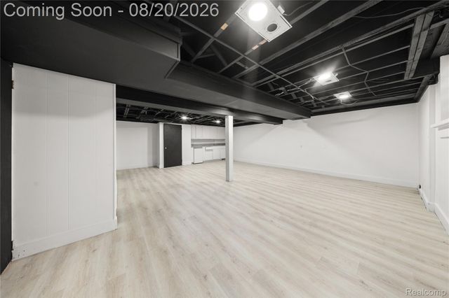 29444 Candlewood Lane, Southfield, MI 48076