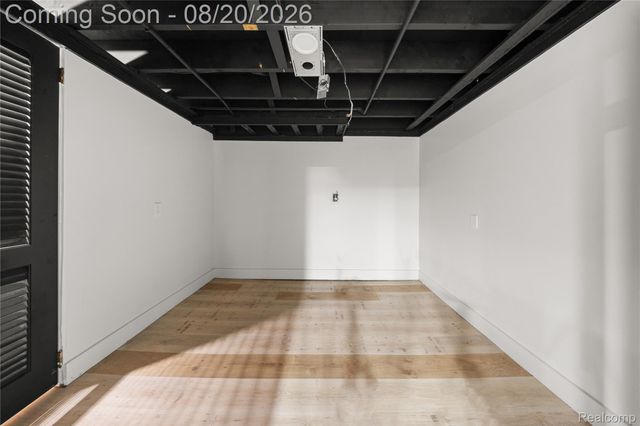 29444 Candlewood Lane, Southfield, MI 48076