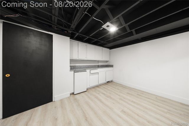 29444 Candlewood Lane, Southfield, MI 48076
