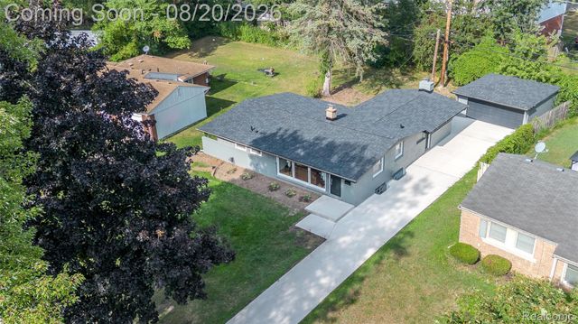 29444 Candlewood Lane, Southfield, MI 48076