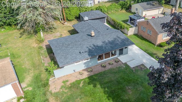 29444 Candlewood Lane, Southfield, MI 48076