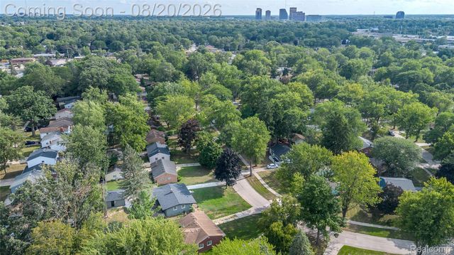 29444 Candlewood Lane, Southfield, MI 48076