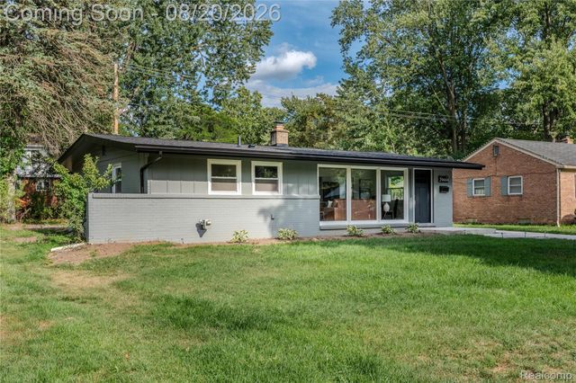 29444 Candlewood Lane, Southfield, MI 48076