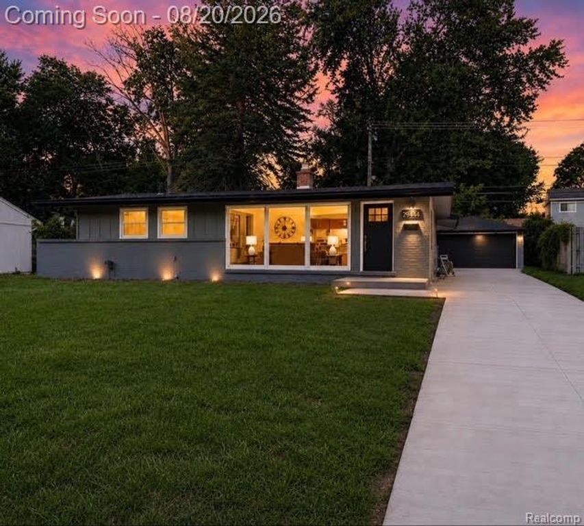 29444 Candlewood Lane, Southfield, MI 48076