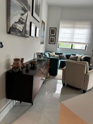 301 Altara Ave 207, Coral Gables, FL 33146