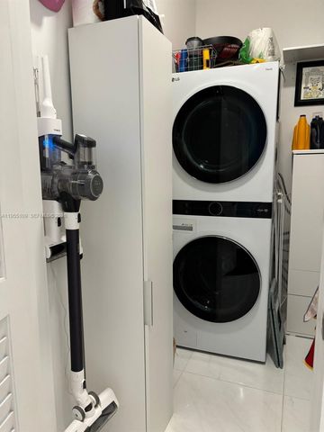 301 Altara Ave 207, Coral Gables, FL 33146