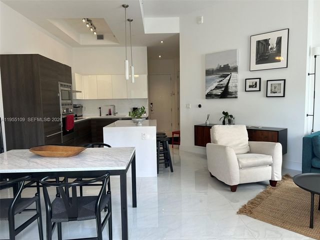 301 Altara Ave 207, Coral Gables, FL 33146