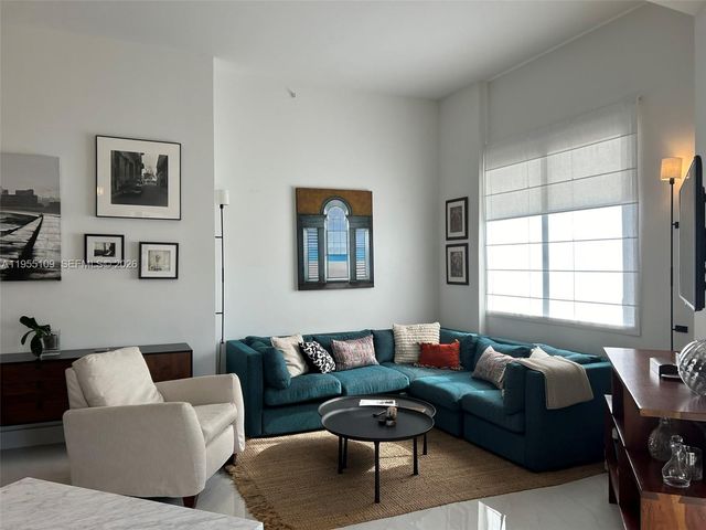 301 Altara Ave 207, Coral Gables, FL 33146