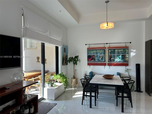 301 Altara Ave 207, Coral Gables, FL 33146