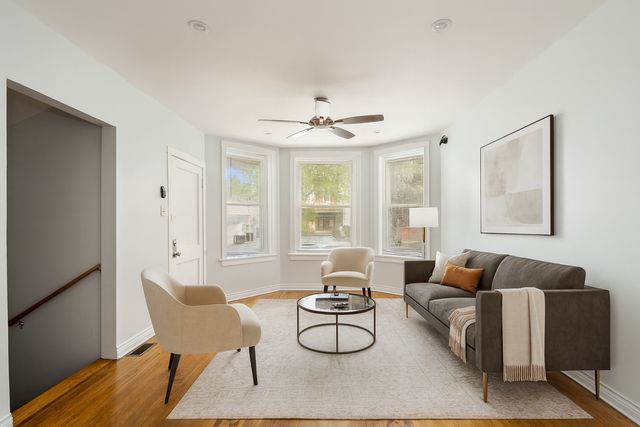 4247 W Melrose Street 1, Chicago, IL 60641