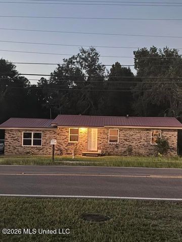 8268 Woolmarket Road, Biloxi, MS 39532