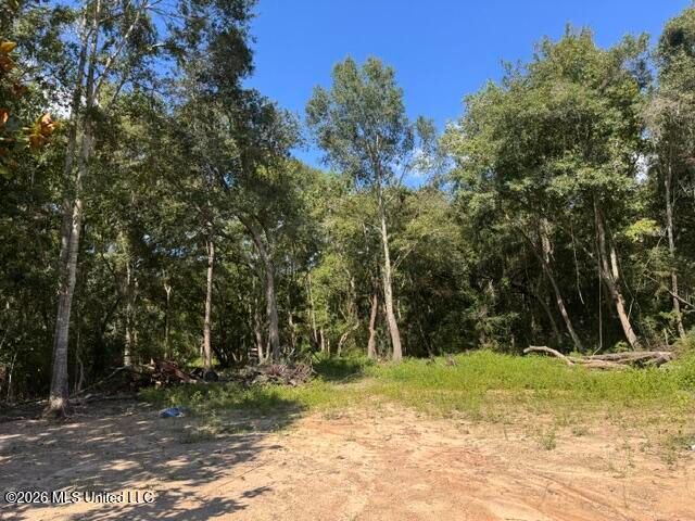 8268 Woolmarket Road, Biloxi, MS 39532