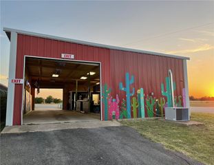 1604 N Martin Luther King Jr Highway, Mexia, TX 76667