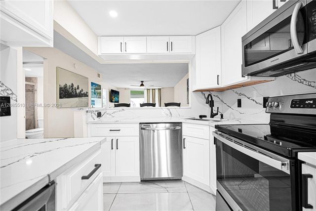 400 SE 10th Street 105, Deerfield Beach, FL 33441