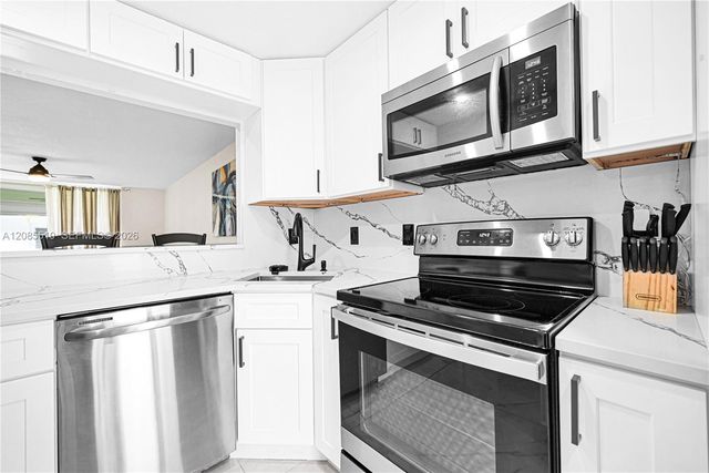 400 SE 10th Street 105, Deerfield Beach, FL 33441