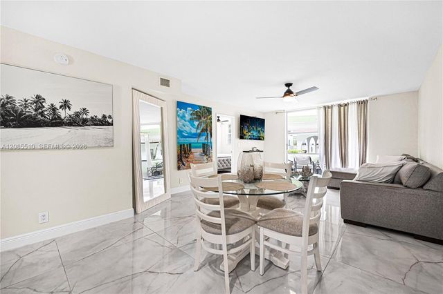400 SE 10th Street 105, Deerfield Beach, FL 33441