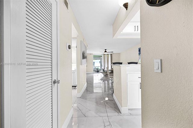 400 SE 10th Street 105, Deerfield Beach, FL 33441