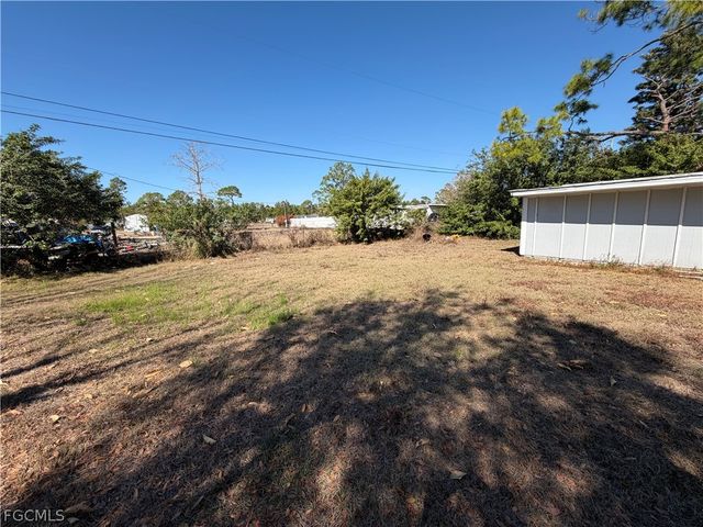 8086 Ebson DR, North Fort Myers, FL 33917