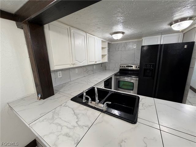 8086 Ebson DR, North Fort Myers, FL 33917