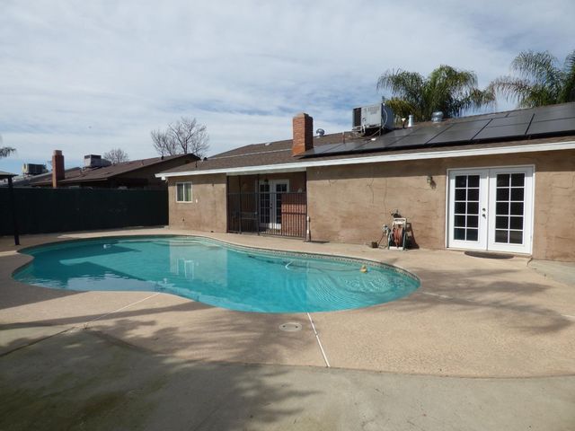 5850 E Ramona Avenue, Fresno, CA 93727