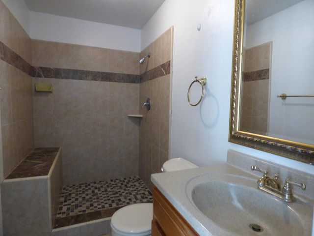 5850 E Ramona Avenue, Fresno, CA 93727