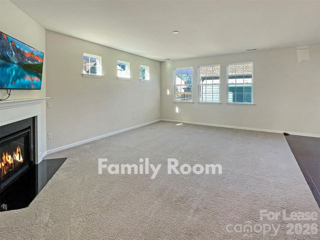 8227 Cornhill Avenue, Charlotte, NC 28277