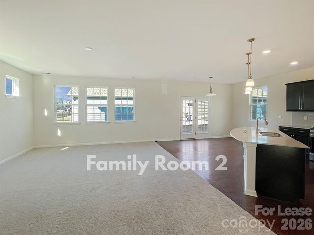 8227 Cornhill Avenue, Charlotte, NC 28277