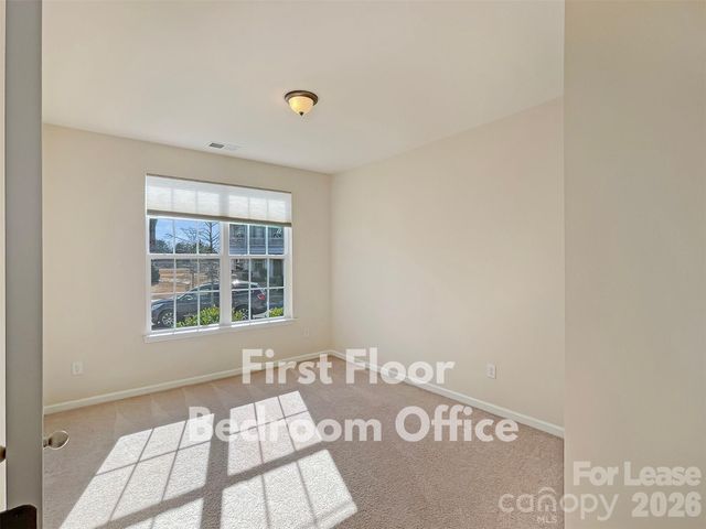 8227 Cornhill Avenue, Charlotte, NC 28277