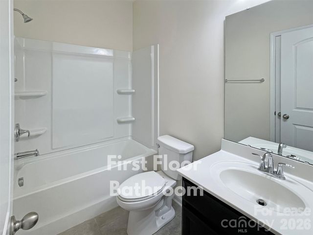 8227 Cornhill Avenue, Charlotte, NC 28277