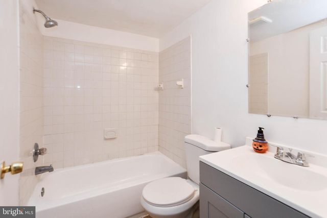 1704 NE MONTANA AVE NE, Washington, DC 20018