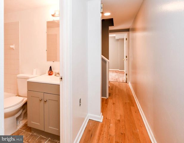 1704 NE MONTANA AVE NE, Washington, DC 20018