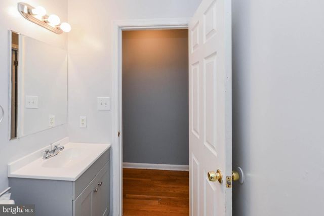 1704 NE MONTANA AVE NE, Washington, DC 20018