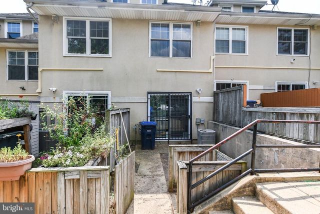 1704 NE MONTANA AVE NE, Washington, DC 20018