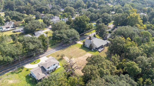 8040 Highland Rd, Baton Rouge, LA 70808