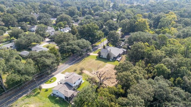 8040 Highland Rd, Baton Rouge, LA 70808