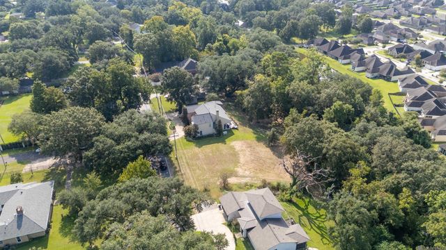 8040 Highland Rd, Baton Rouge, LA 70808