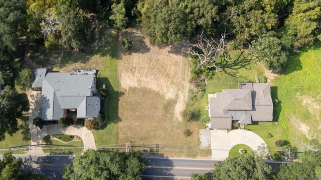 8040 Highland Rd, Baton Rouge, LA 70808