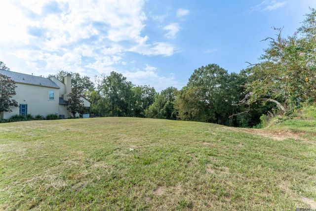8040 Highland Rd, Baton Rouge, LA 70808