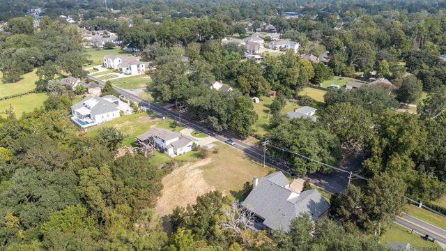 8040 Highland Rd, Baton Rouge, LA 70808