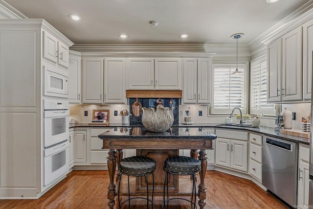 2213 Ridgepointe Drive, Jonesboro, AR 72404