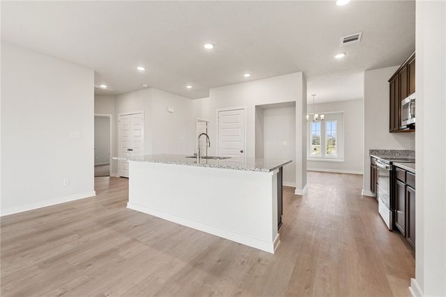 5661 Fox Bluff Drive, Bryan, TX 77807