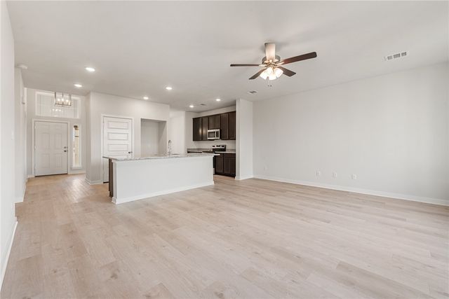 5661 Fox Bluff Drive, Bryan, TX 77807