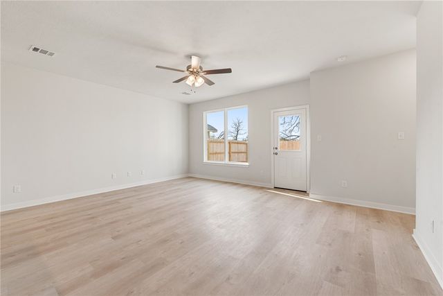 5661 Fox Bluff Drive, Bryan, TX 77807