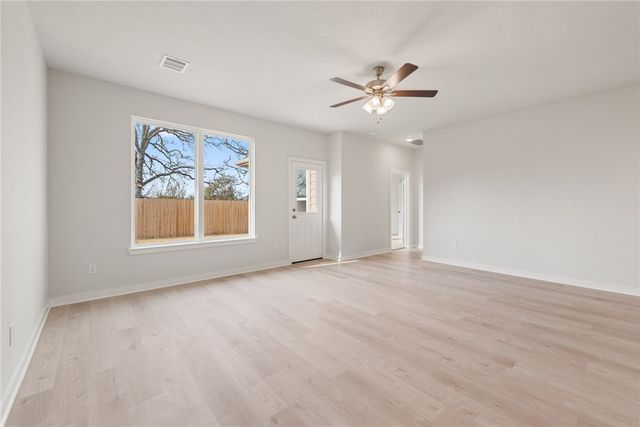 5661 Fox Bluff Drive, Bryan, TX 77807