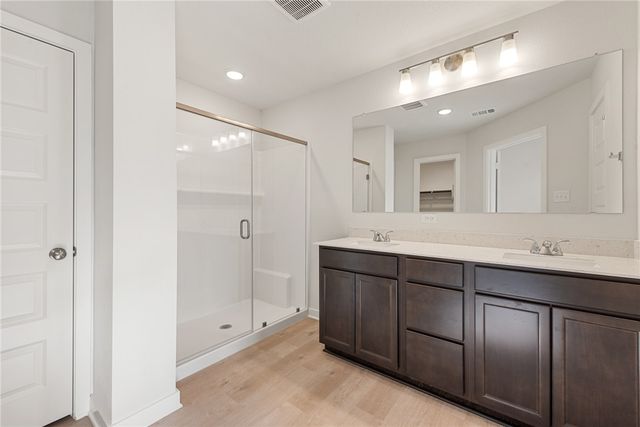 5661 Fox Bluff Drive, Bryan, TX 77807