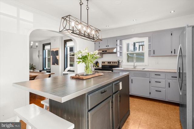 118 MARSHALL ST, Phoenixville, PA 19460