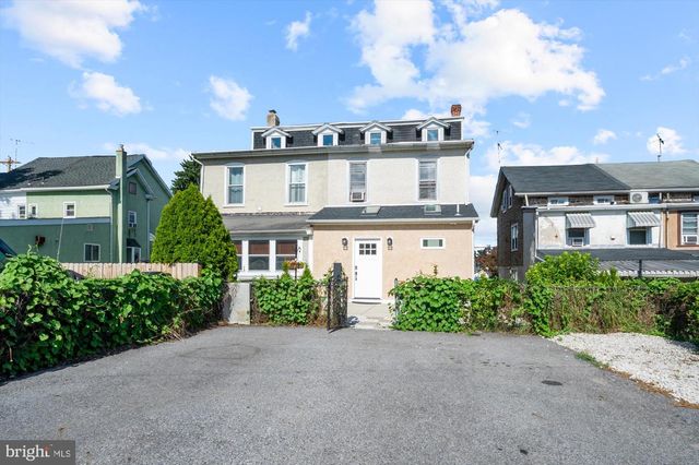 118 MARSHALL ST, Phoenixville, PA 19460