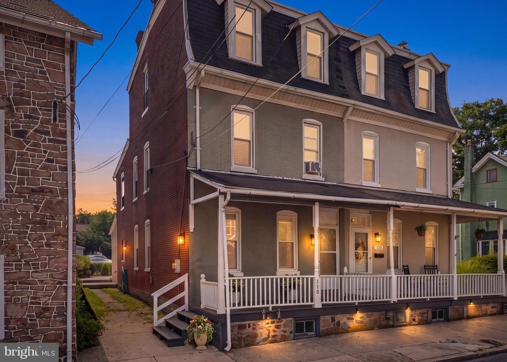 118 MARSHALL ST, Phoenixville, PA 19460